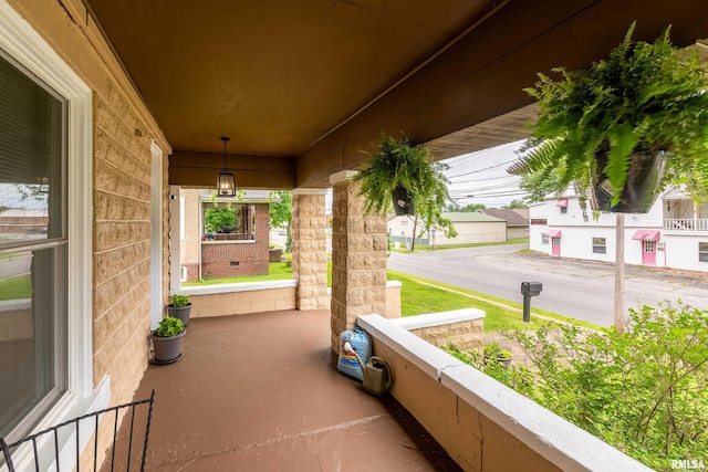 713 E Main St, Marion, IL 62959 - view of covered porch