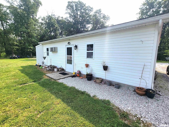 7324 State Route 161st Ext, Iuka, IL 62849 - back of house featuring a lawn
