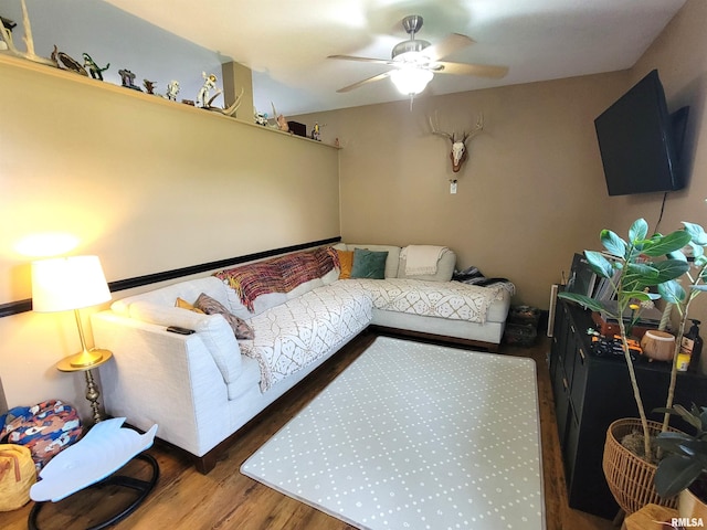 7324 State Route 161st Ext, Iuka, IL 62849 - living area featuring wood finished floors and ceiling fan