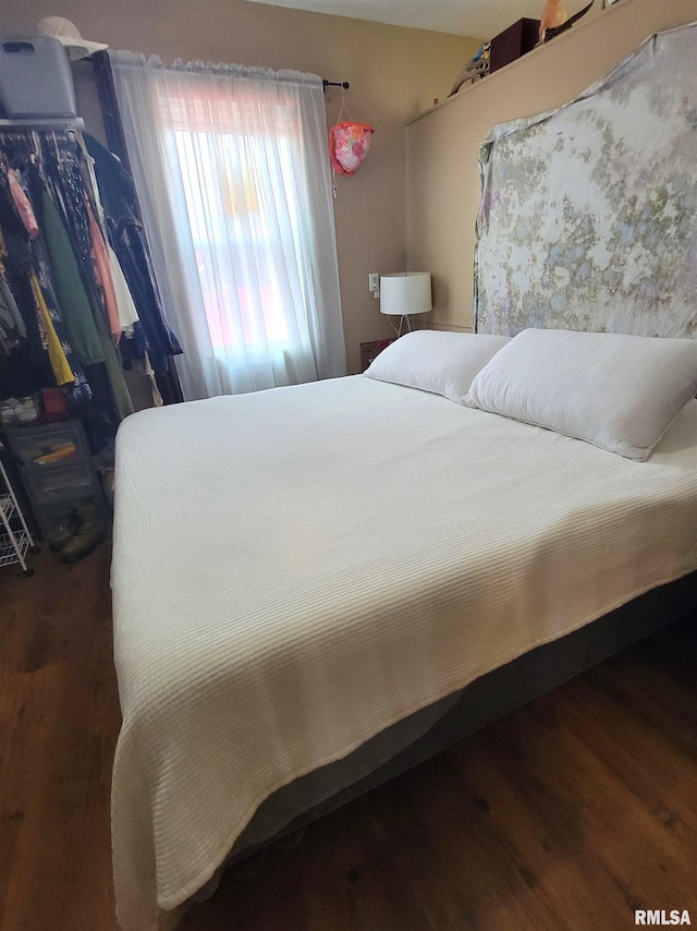 7324 State Route 161st Ext, Iuka, IL 62849 - bedroom with wood finished floors and a closet