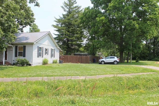 111 Rufus, Mount Vernon, IL 62864 - view of side of home with metal roof