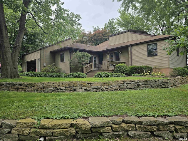 2998 Massac Creek Rd, Metropolis, IL 62960 - view of front of property featuring a front lawn and a garage