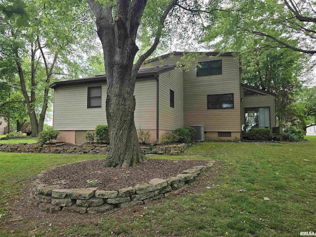 2998 Massac Creek Rd, Metropolis, IL 62960 - view of side of home with a lawn