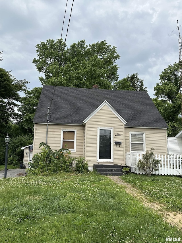 517 N Vine St, Duquoin, IL 62832 - photo 1