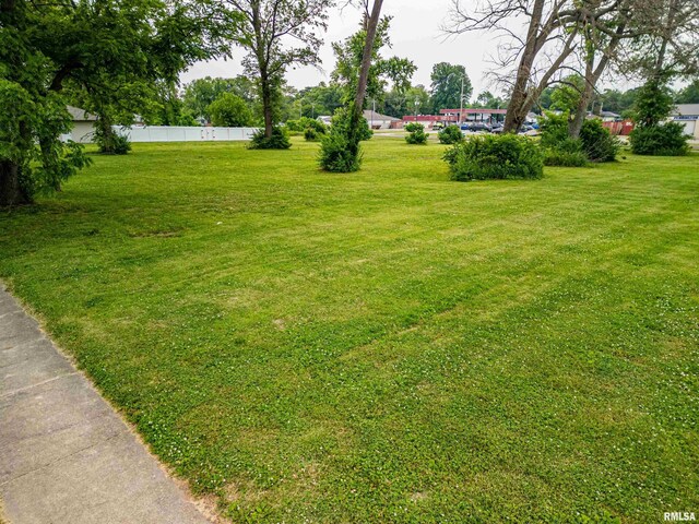 863 E Mccord St, Centralia, IL 62801