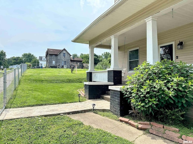 211 E Cross St, Dongola, IL 62926 - view of yard featuring a porch