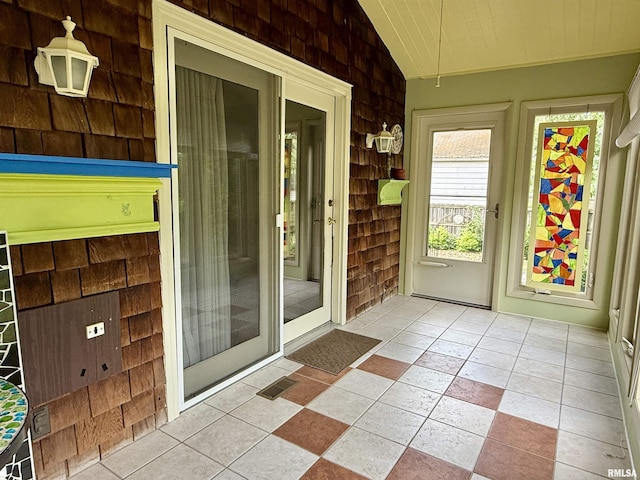 2016 Greenview St, Metropolis, IL 62960 - unfurnished sunroom featuring vaulted ceiling