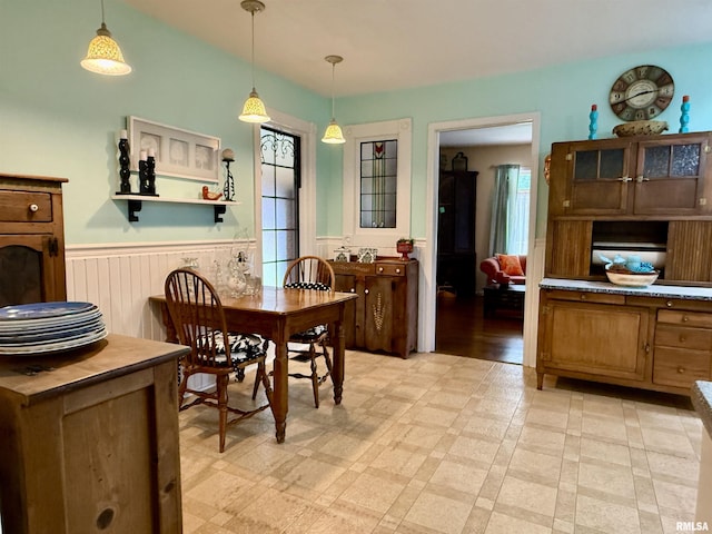 2016 Greenview St, Metropolis, IL 62960 - dining area featuring wainscoting