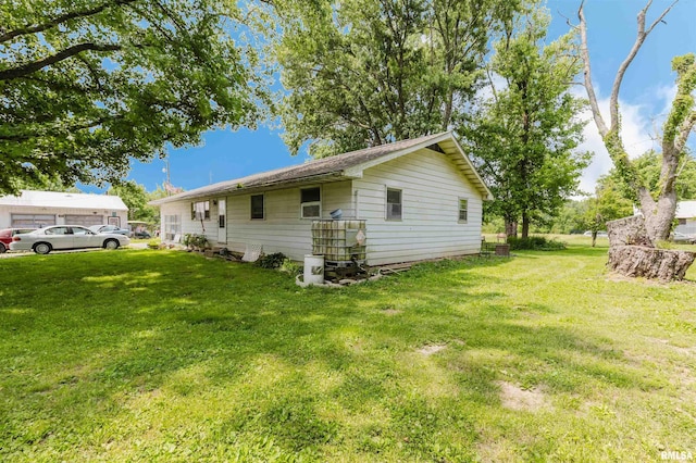 2601 Nielson Crossing Rd, Marion, IL 62959 - view of property exterior with a lawn