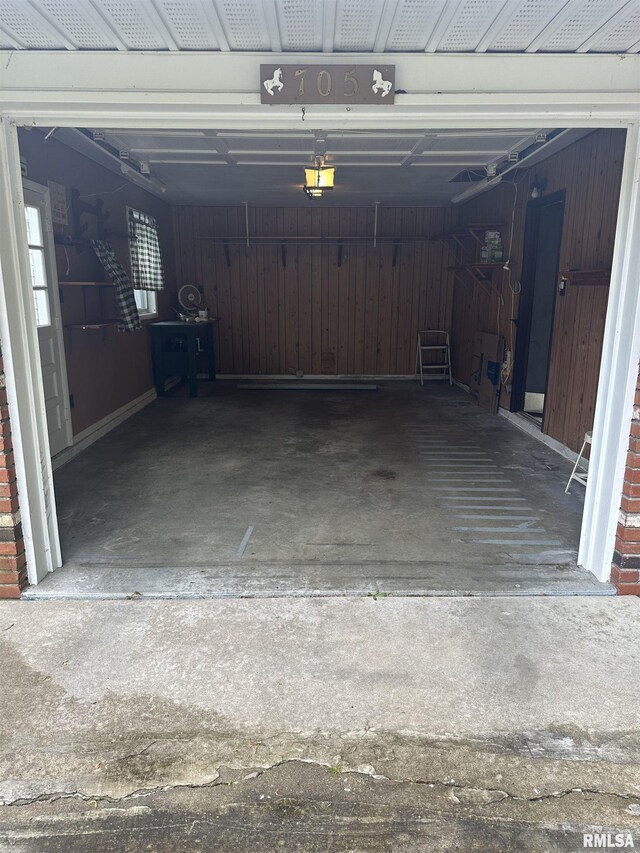 705 Terrace Dr, Duquoin, IL 62832 - view of garage