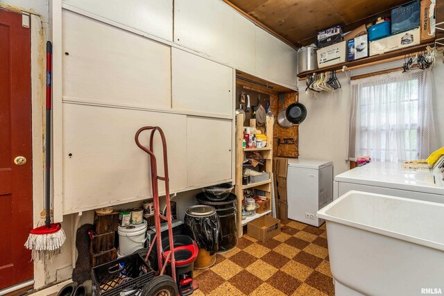 301 Orchard Dr, Carbondale, IL 62901 - photo 24