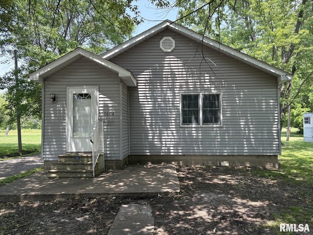 1606 W Faust St, Marion, IL 62959 - view of front of house with entry steps
