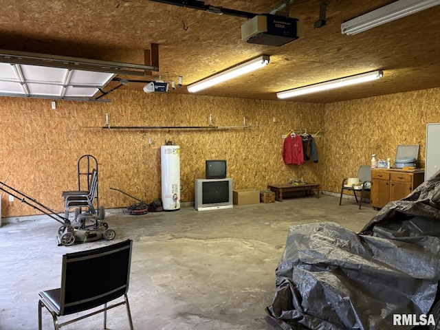 1606 W Faust St, Marion, IL 62959 - garage featuring a garage door opener and water heater