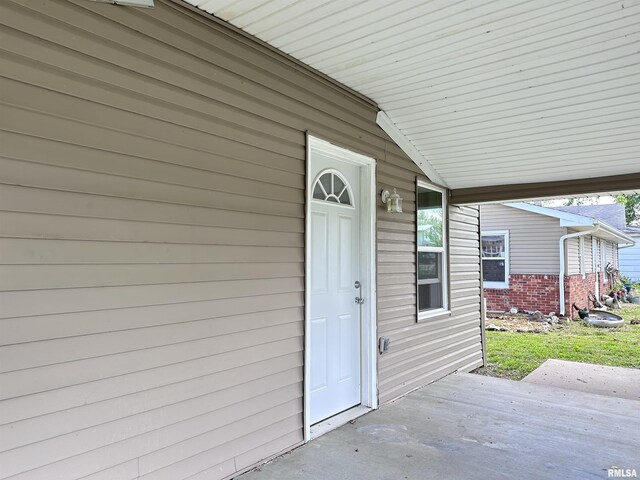 329 N Broadway Ave, Goreville, IL 62939 - view of doorway to property