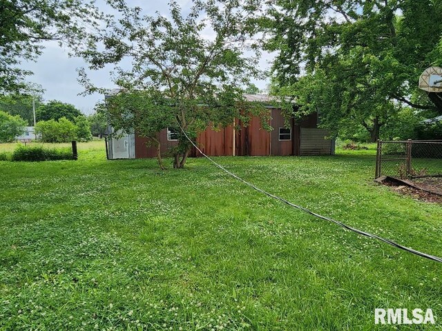 630 Church St, Xenia, IL 62899 - photo 5