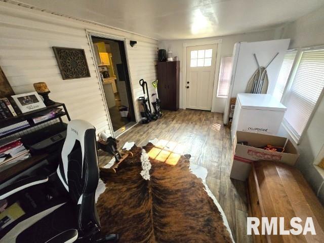 18802 E Fairfield Rd, Mount Vernon, IL 62864 - entrance foyer with wood finished floors