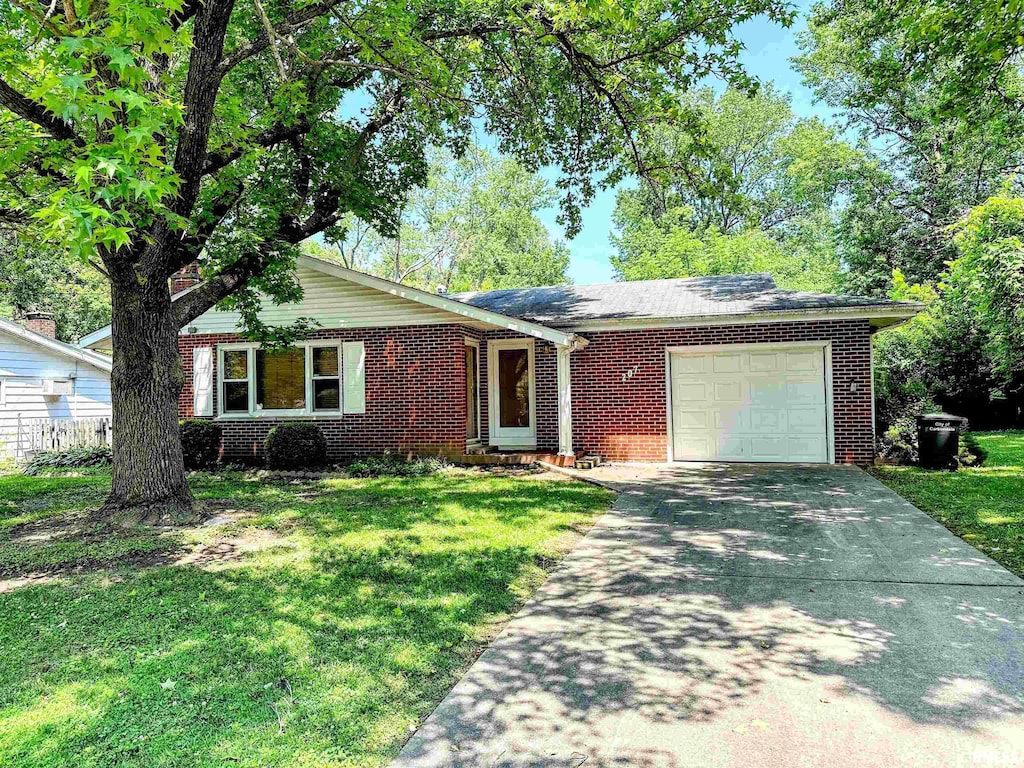 207 S Pine Ln, Carbondale, IL 62901 - photo 1