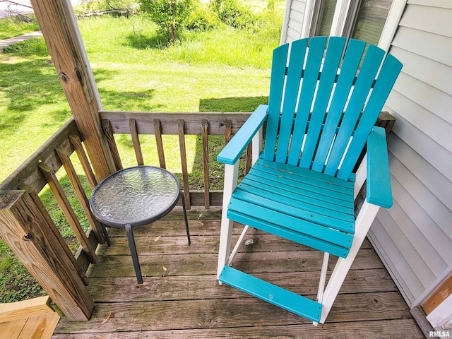 511 W 4th St, Flora, IL 62839 - view of deck