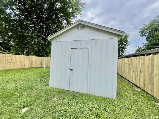 314 W 12th St, Metropolis, IL 62960 - view of shed featuring a fenced backyard