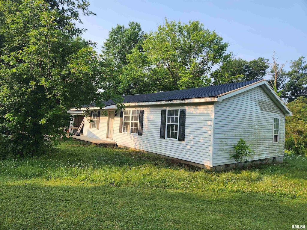 3 Warren Way, Dix, IL 62830 - photo 1