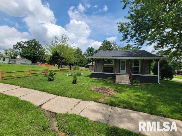1501 Follis Ave, Johnston City, IL 62951 - photo 3