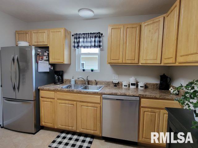 1501 Follis Ave, Johnston City, IL 62951 - photo 25
