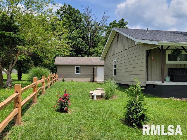 1501 Follis Ave, Johnston City, IL 62951 - photo 6