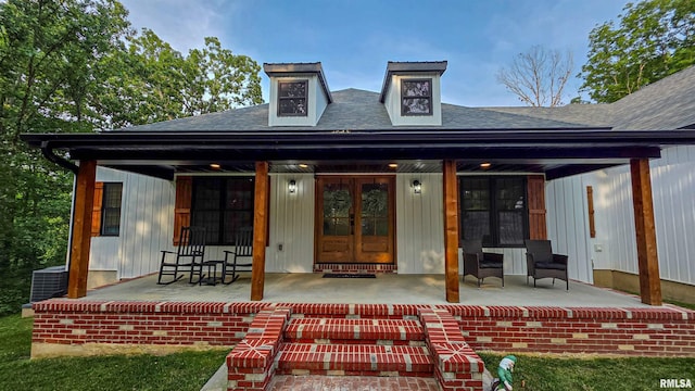 2940 Parrish Rdg, Goreville, IL 62939 - back of property featuring french doors and a shingled roof