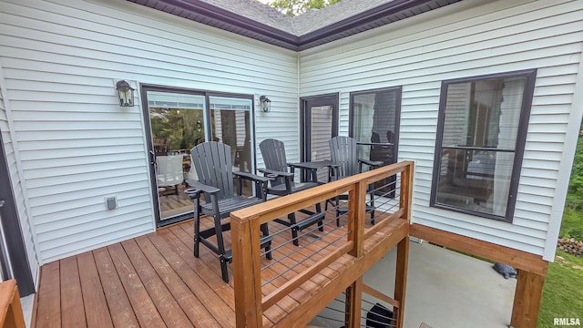 2940 Parrish Rdg, Goreville, IL 62939 - view of wooden terrace