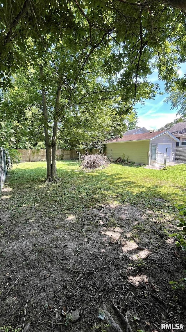 211 Charles St, Benton, IL 62812 - photo 30