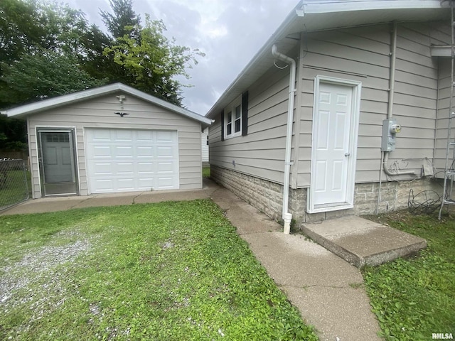 211 Charles St, Benton, IL 62812 - detached garage with driveway