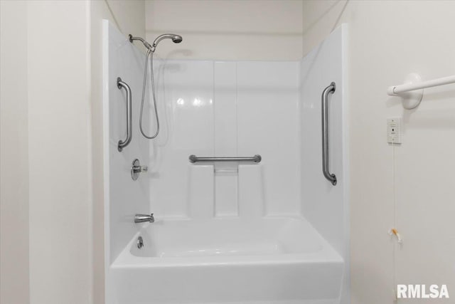 1504 Apache Dr, Marion, IL 62959 - full bath with tub / shower combination