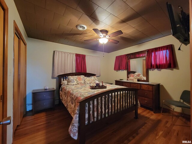 340 W St, Wolf Lake, IL 62998 - photo 15