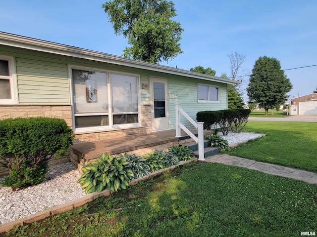 340 W St, Wolf Lake, IL 62998 - photo 3