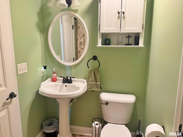 5024 Rosebud Rd, Metropolis, IL 62960 - half bath with toilet and baseboards