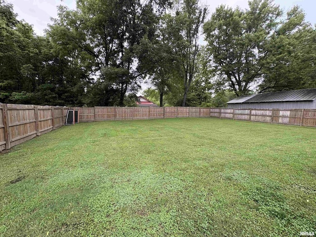 408 Madison St, Cambria, IL 62915 - view of fenced backyard