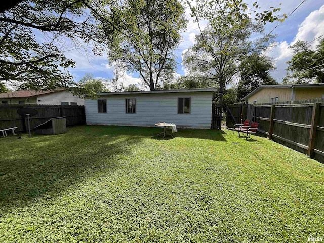 1323 Cedar St, Centralia, IL 62801 - rear view of property featuring a fenced backyard