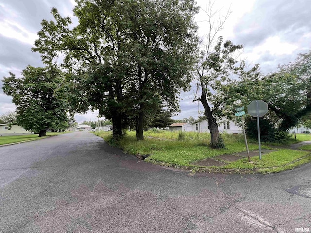 218 E Elm St, Zeigler, IL 62999