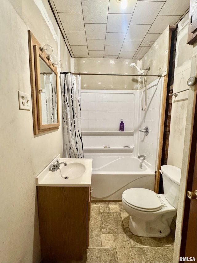 809 Highland St, Benton, IL 62812 - bathroom with shower / bath combination with curtain and vanity