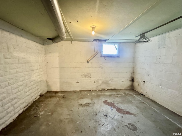 809 Highland St, Benton, IL 62812 - view of below grade area