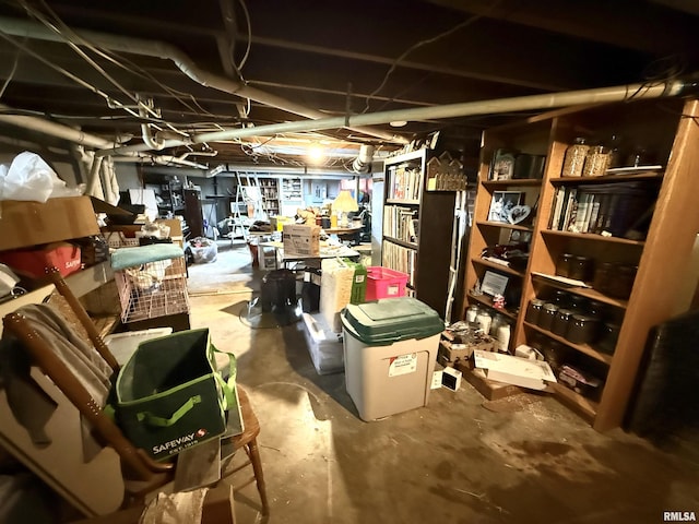 1313 N State St, Marion, IL 62959 - view of unfinished below grade area