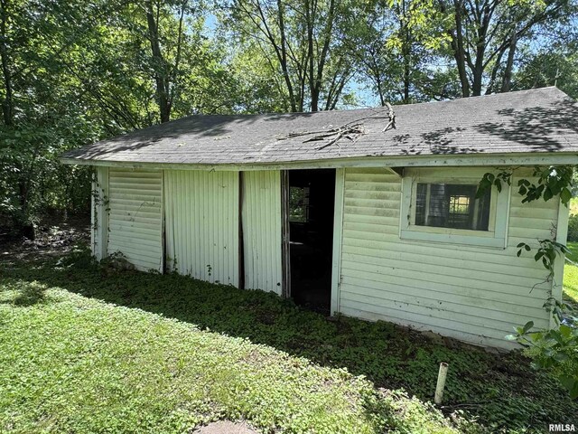 207 S Roosevelt St, Elkville, IL 62932 - photo 3