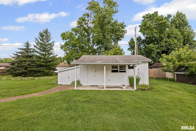 10 Monroe Ave, Salem, IL 62881 - view of front of home with a shed