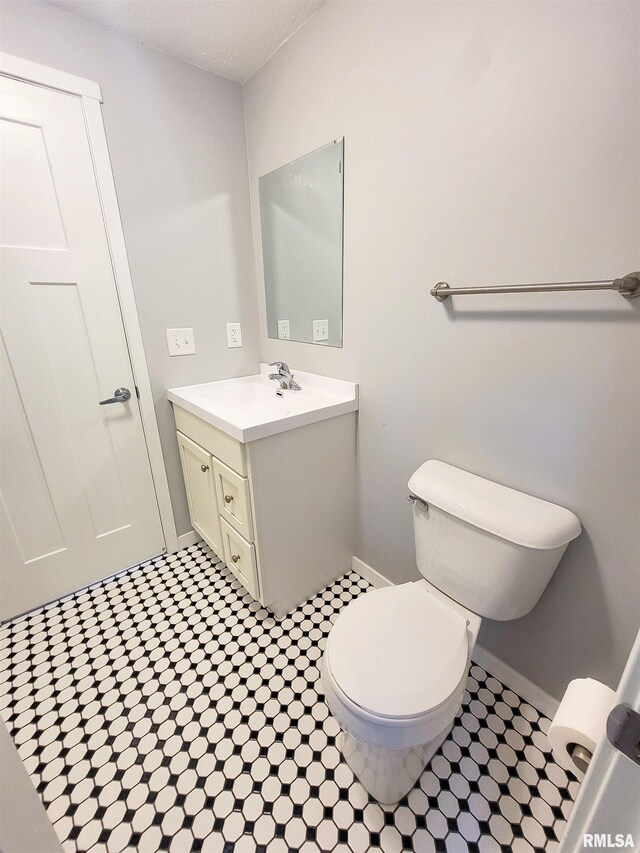 439 E N Ave, Flora, IL 62839 - photo 38
