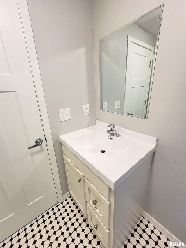 439 E N Ave, Flora, IL 62839 - photo 43