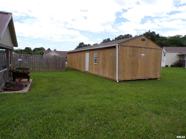 1821 Mark Dr, Sparta, IL 62286 - view of yard featuring an outdoor structure