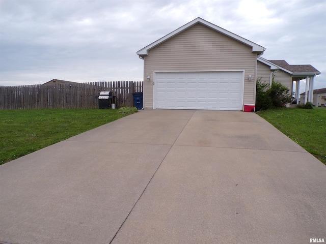 1821 Mark Dr, Sparta, IL 62286 - view of front of house with a garage