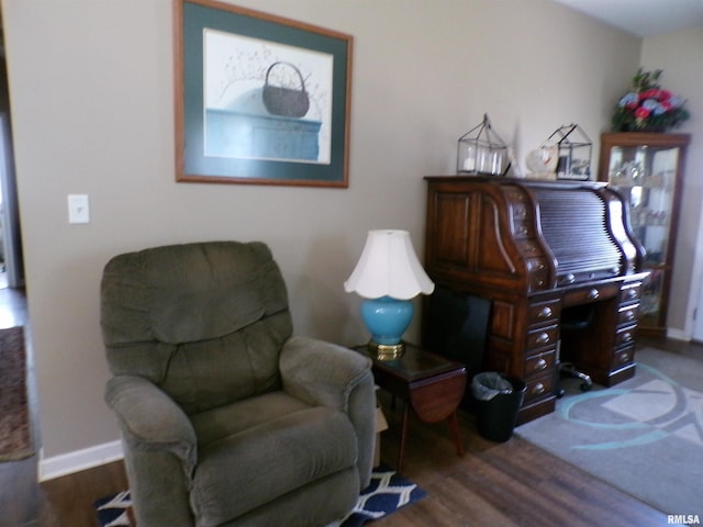 1821 Mark Dr, Sparta, IL 62286 - living area with wood finished floors
