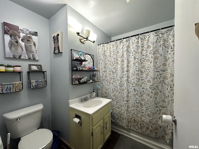 525 N St, Murphysboro, IL 62966 - full bathroom with vanity and toilet