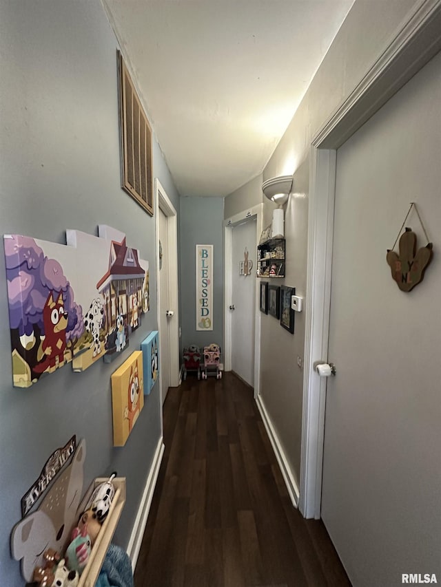 525 N St, Murphysboro, IL 62966 - hallway with wood finished floors